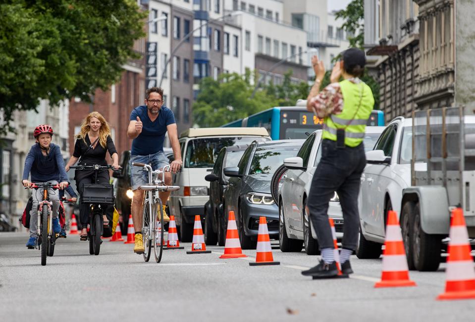 Pop-up bikelane on Stresemannstraße