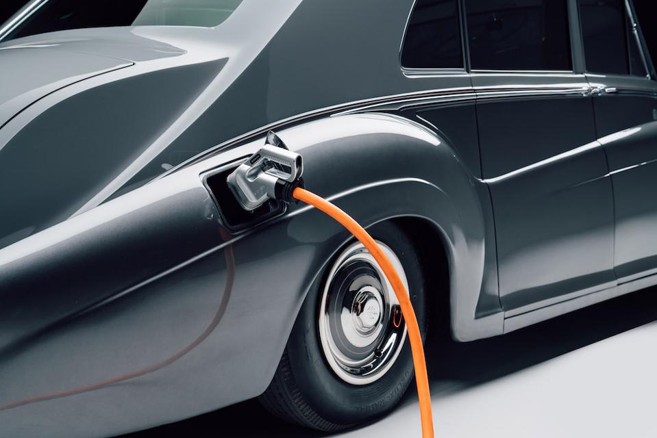 The 1961 Rolls-Royce Phantom V incorporates Lunaz's electric powertrain