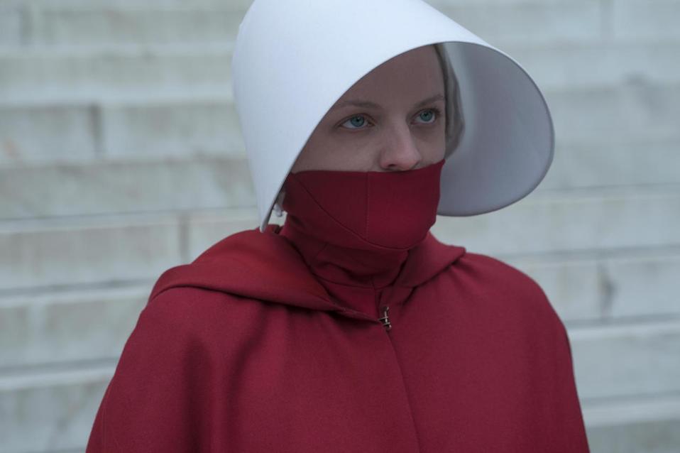 Elisabeth Moss discusses the importance of the VFX to Hulu's 'The Handmaid's Tale.' The show just received 10 Emmy nominations for season three. Showrunner Bruce Miller talks about what fans can expect for season four. Also starring are Joseph Fiennes, Yvonne Strahovski, Samira Wiley, Alexis Bledel, Ann Dowd, Max Minghella, Madeline Brewer, O-T Fagbenle, Amanda Brugel and Bradley Whitford.
