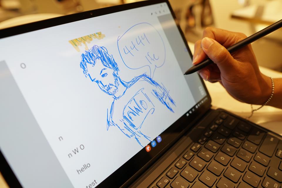 Bút S-Pen có độ trễ chỉ 0,9ms.