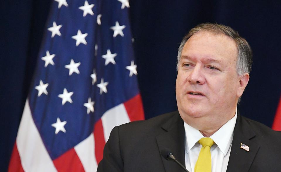 US-IRAQ-DIPLOMACY-POMPEO-HUSSEIN