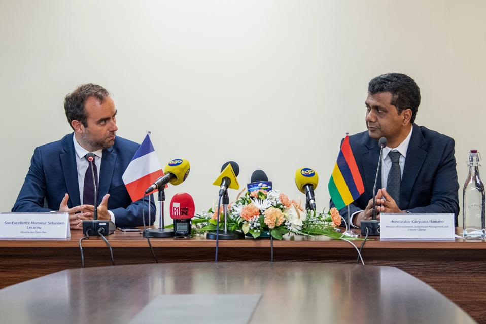 MAURITIUS-FRANCE-ENVIRONMENT-DISASTER-OIL