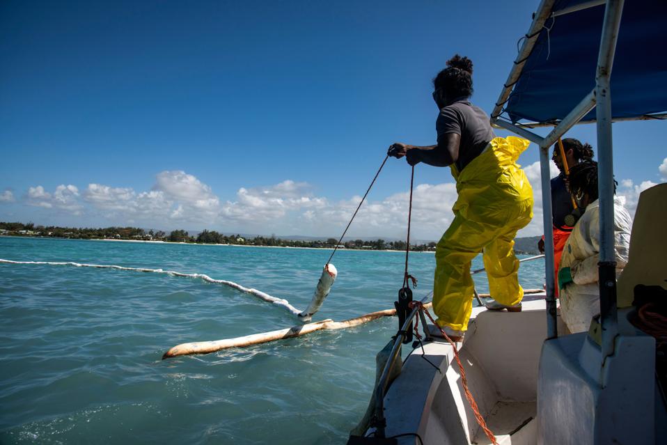 MAURITIUS-FRANCE-ENVIRONMENT-DISASTER-OIL