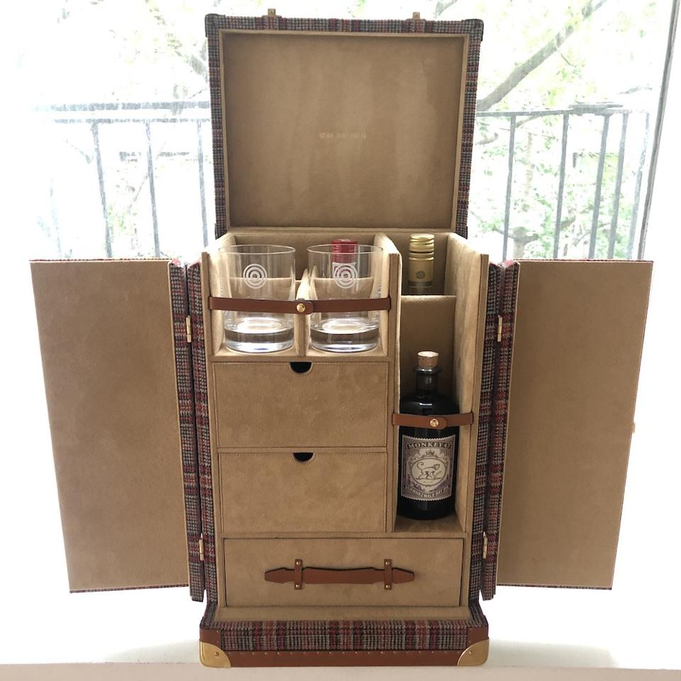 The Negroni Trunk can be ordered without the red interior