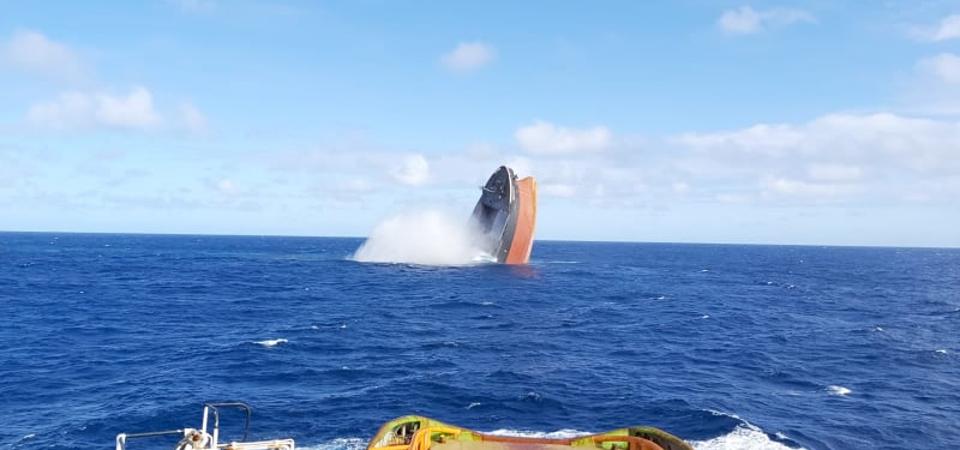 24 August 2020: photos revealed by the Government of Mauritius reveal the deliberate sinking of the Wakashio