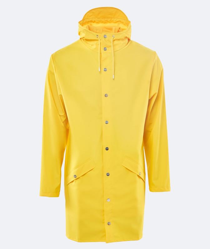 Rains’ Long Jacket is a longer version of the urban Jacket and both are essential Rains classics. Made from a water-resistant lightweight fabric with a matte finish, this unisex rain jacket has an elegant appearance. Designed in a casual raincoat silhouette, it has double welded slanting pocket flaps, adjustable cuffs and a fishtail.