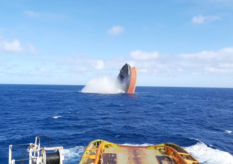 24 August 2020: video and photography revealed the deliberate sinking of the Wakashio in bright blue skies and calm weather, but did not reveal the exact location