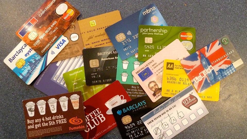 Une collection de cartes extraites de mon portefeuille.