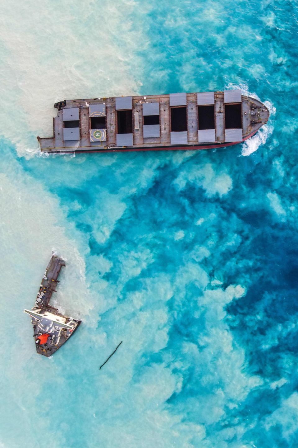 MAURITIUS-ENVIRONMENT-DISASTER-OIL