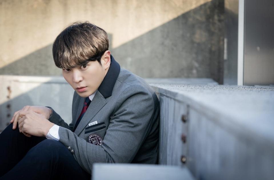 Joo Won And Kim Hee Sun In Alice Are Off To An Electrifying Start