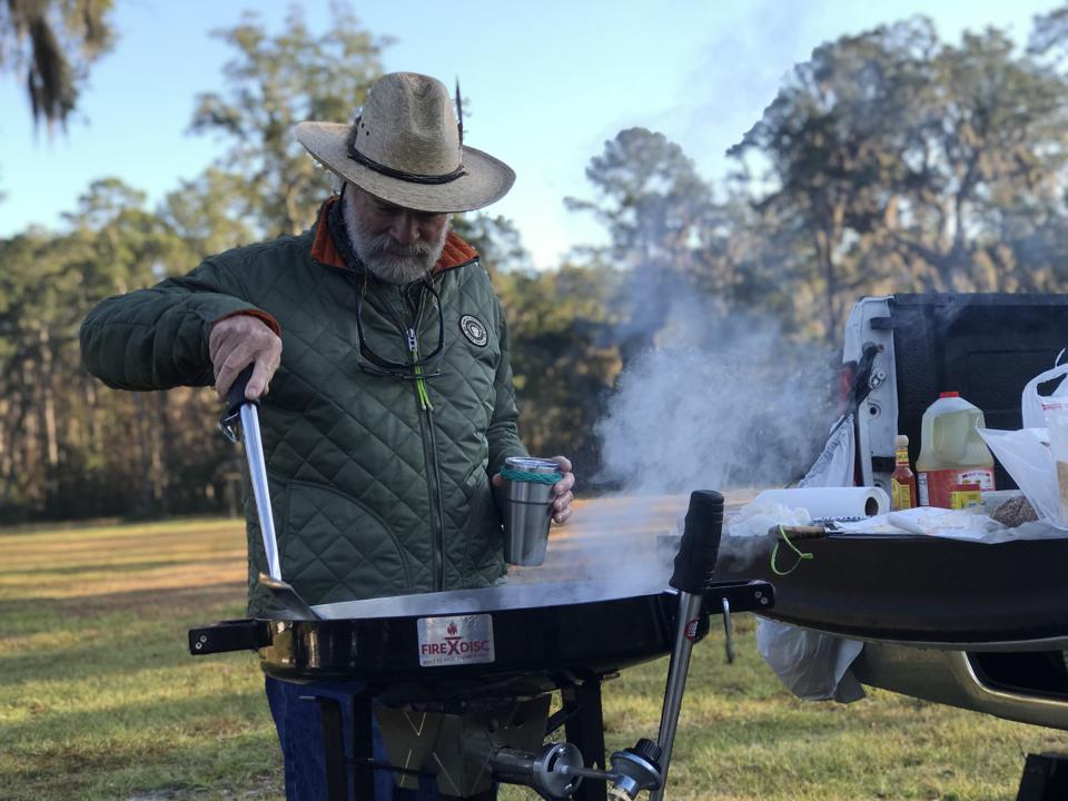 Flip Pallot cooking fish