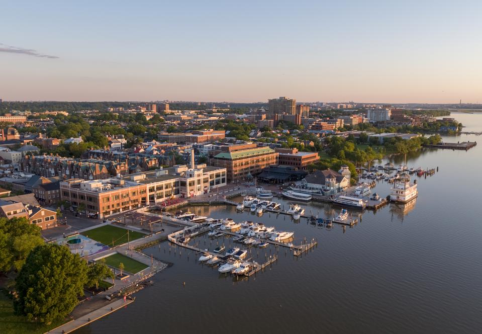 Visit Alexandria Virginia waterfront travel guide tourist hotels