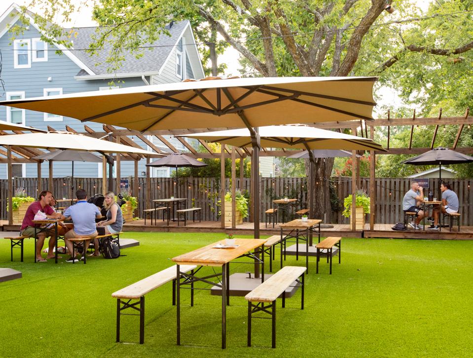 Evening Star Cafe del ray alexandria front porch backyard chef Jonathan Till restaurant