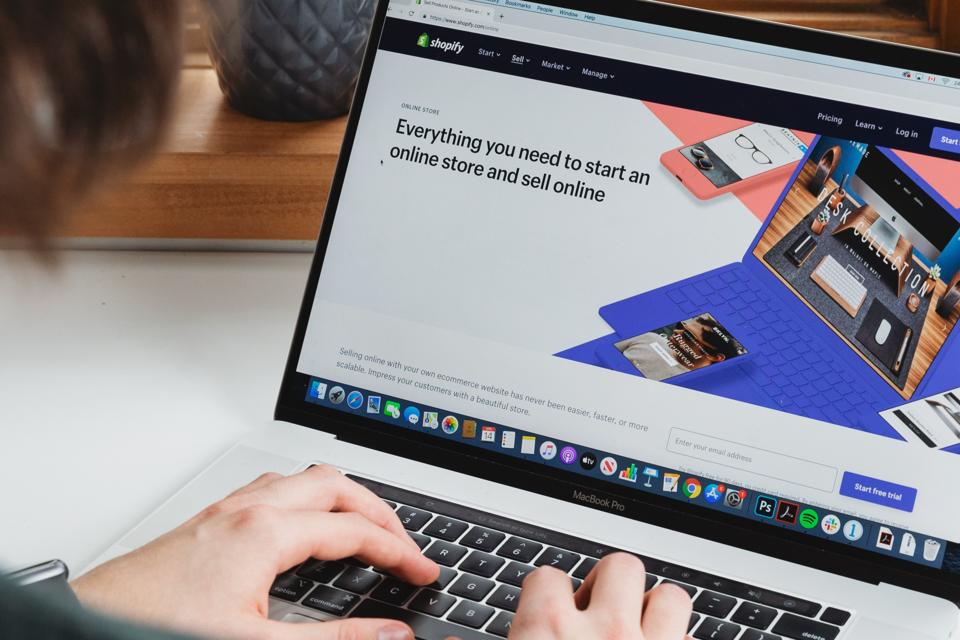 building and online retail website