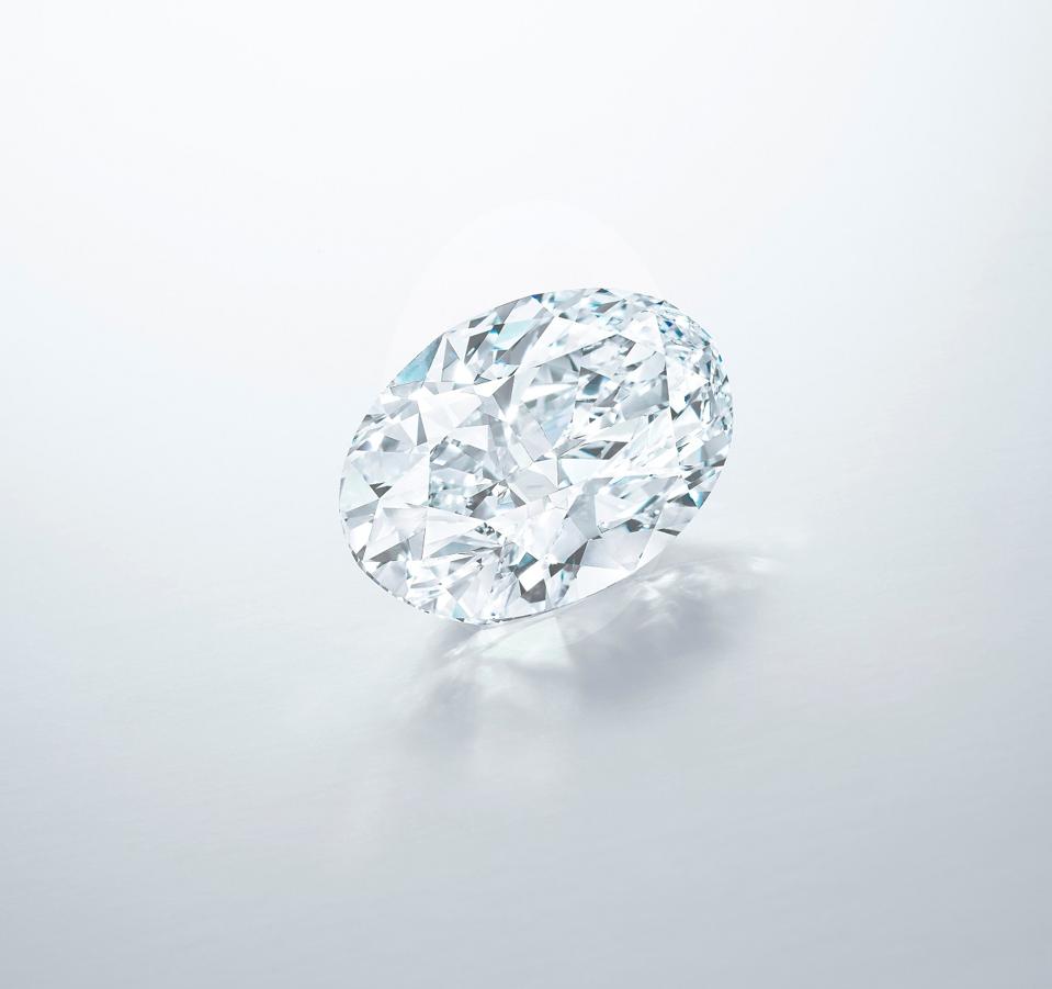 Sotheby's no ha realizado una estimacin de este diamante ovalado impecable de 102,39 quilates, color D