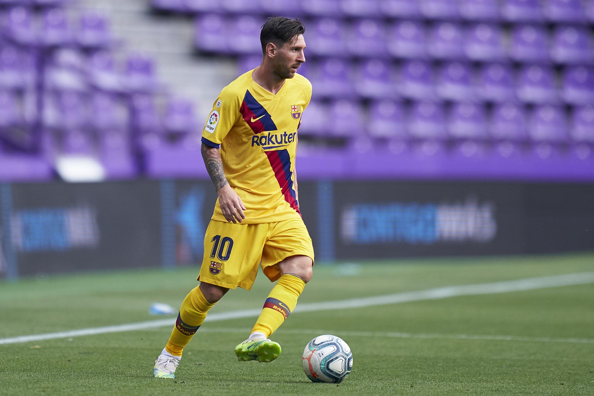 Lionel Messi commands the ball. 