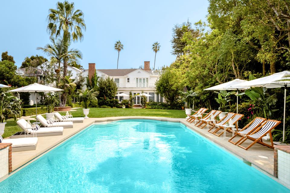 Will Smith Invites Fans For 30 Overnight Airbnb Stay At ‘Fresh Prince