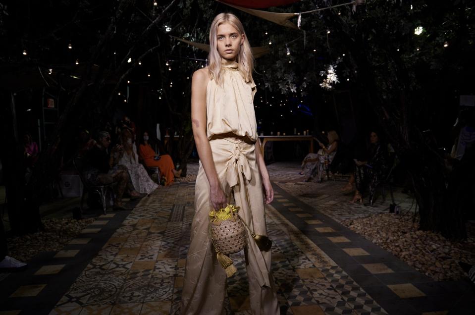 Silvia Tcherassi: PARAISO Miami Beach kicked off with the special evening and dinner presenting Silvia Tcherassi Resort ’21 Collection celebrating the bohemian spirit and essence of Coconut Grove during Paraiso Miami Beach at the SLS South Beach