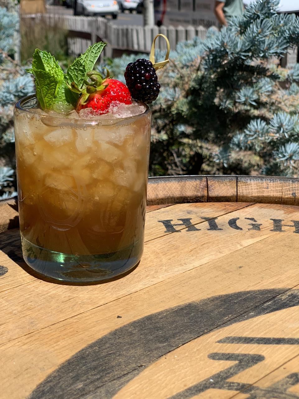 25 Of The Best Whiskey Cocktails To Make This Season—and Beyond
