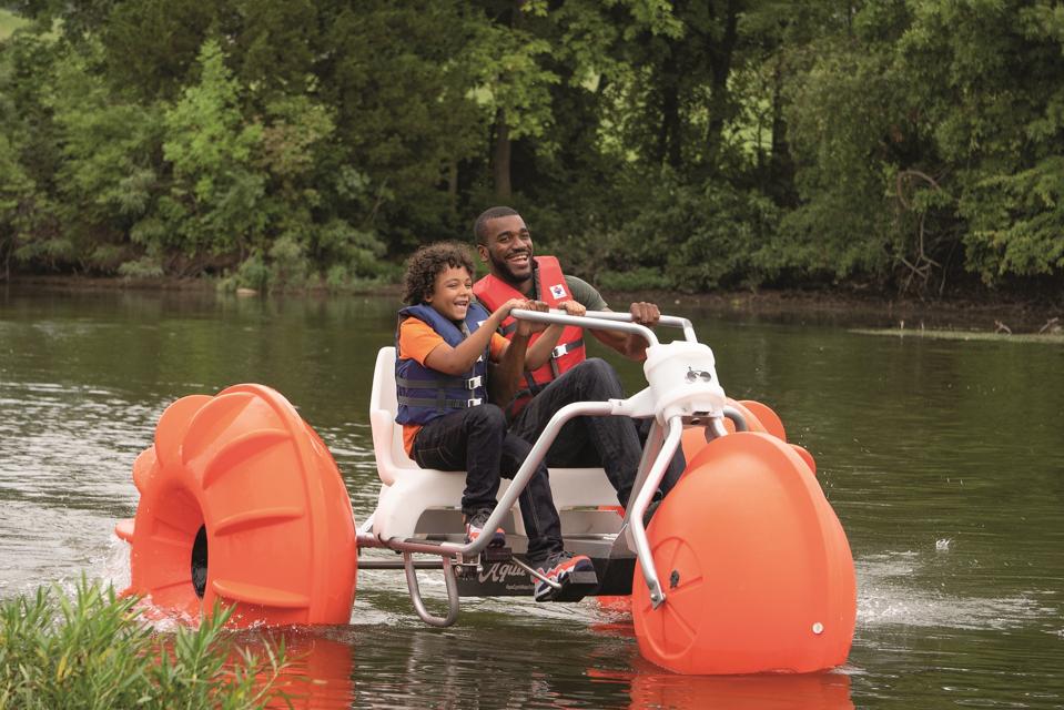 Paddle boat