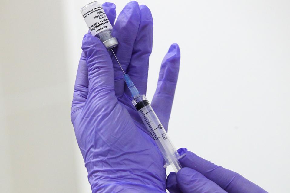 Volunteers take part in post-registration phase trials of Russia's COVID-19 vaccine
