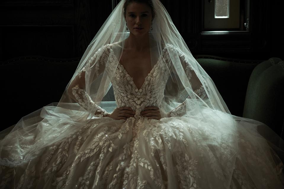 On Trend Wedding Gowns That Are Modernizing Bridal By Infusing Technology On Trend Wedding Gowns That Are Modernizing Bridal By Infusing Technology