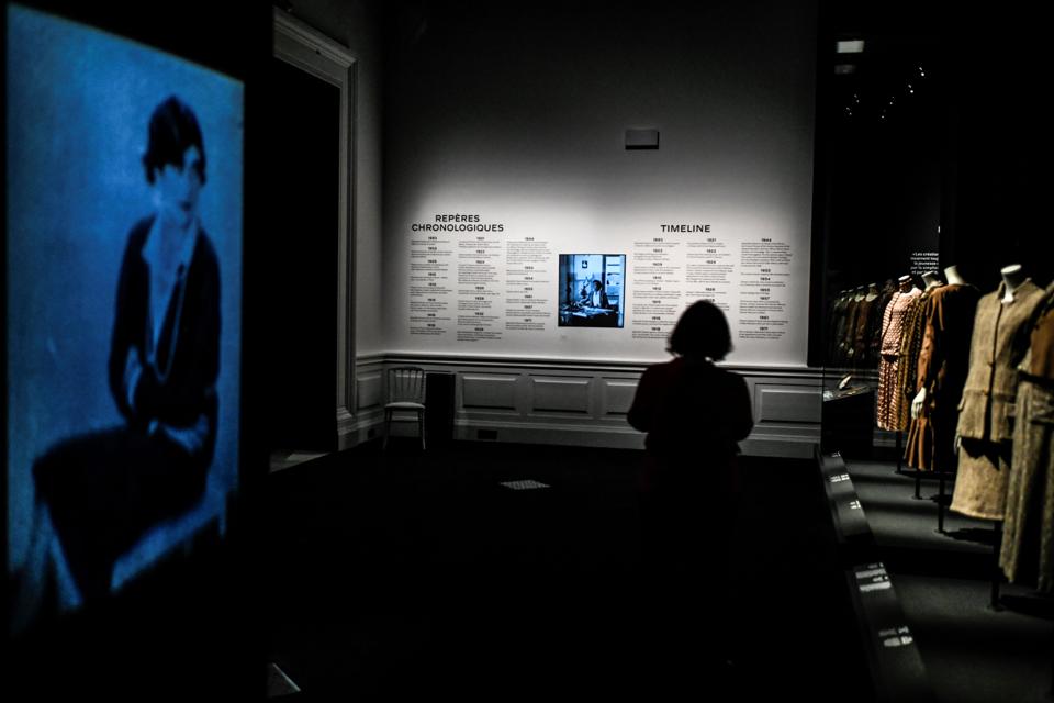 FRANCE-CULTURE-FASHION-CHANEL-EXHIBITION
