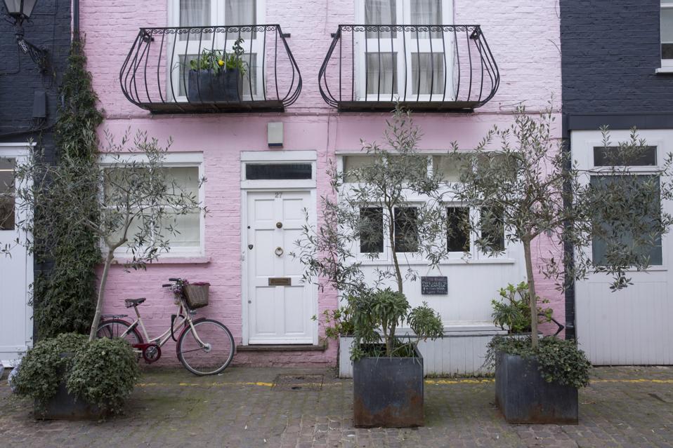 A pink House In Notting Hill London