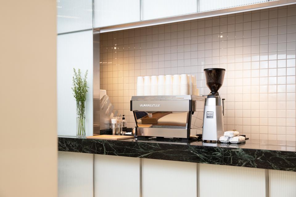 In collaboration with world-class barista Hiroshi Sawada, Hypebeans is a culinary space to empower community and creativity.
