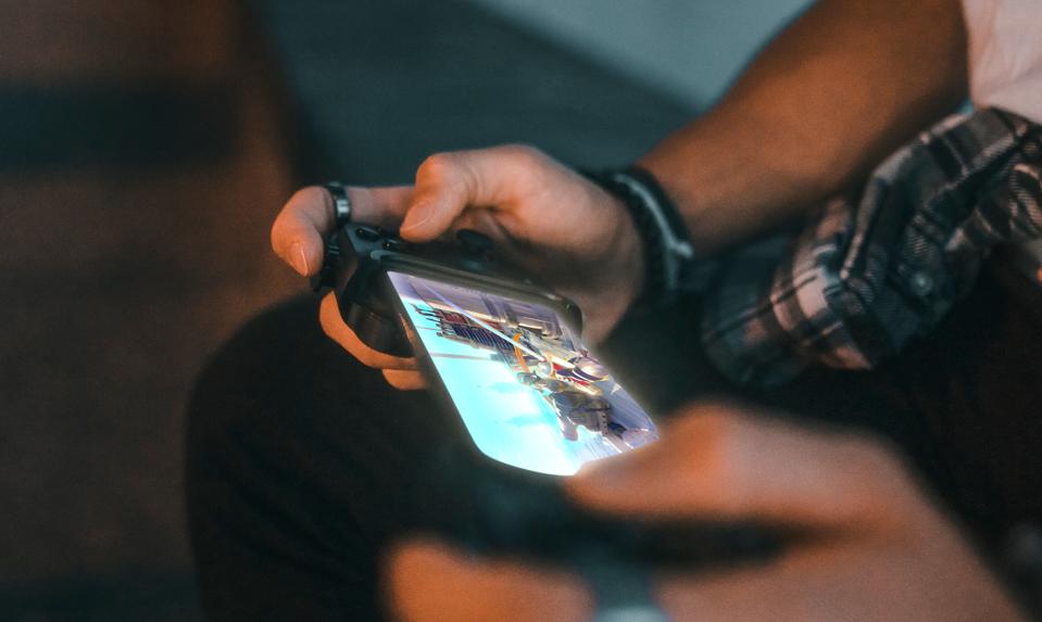 5G game streaming is now a reality.