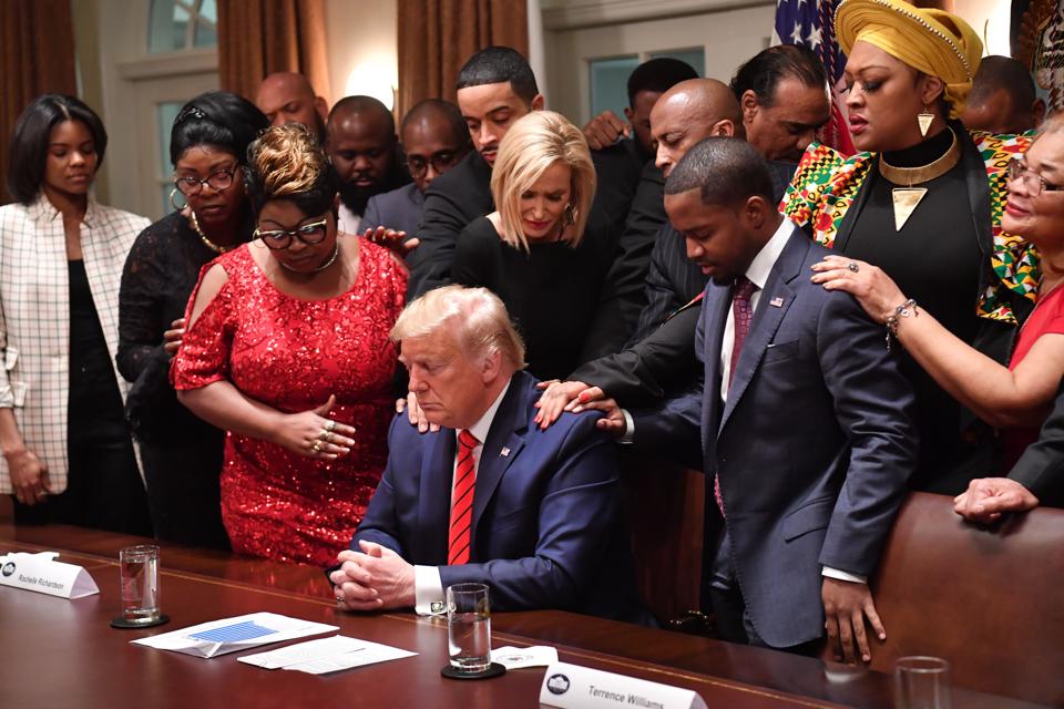 TOPSHOT-US-POLITICS-TRUMP