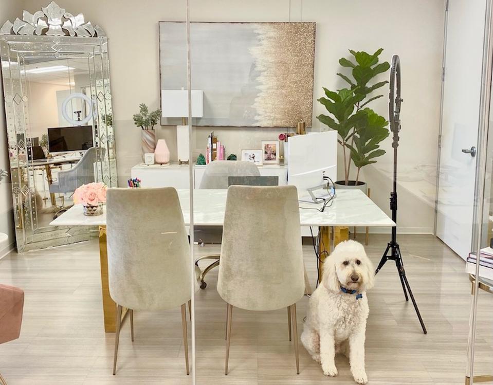 Manna Kadar's home office