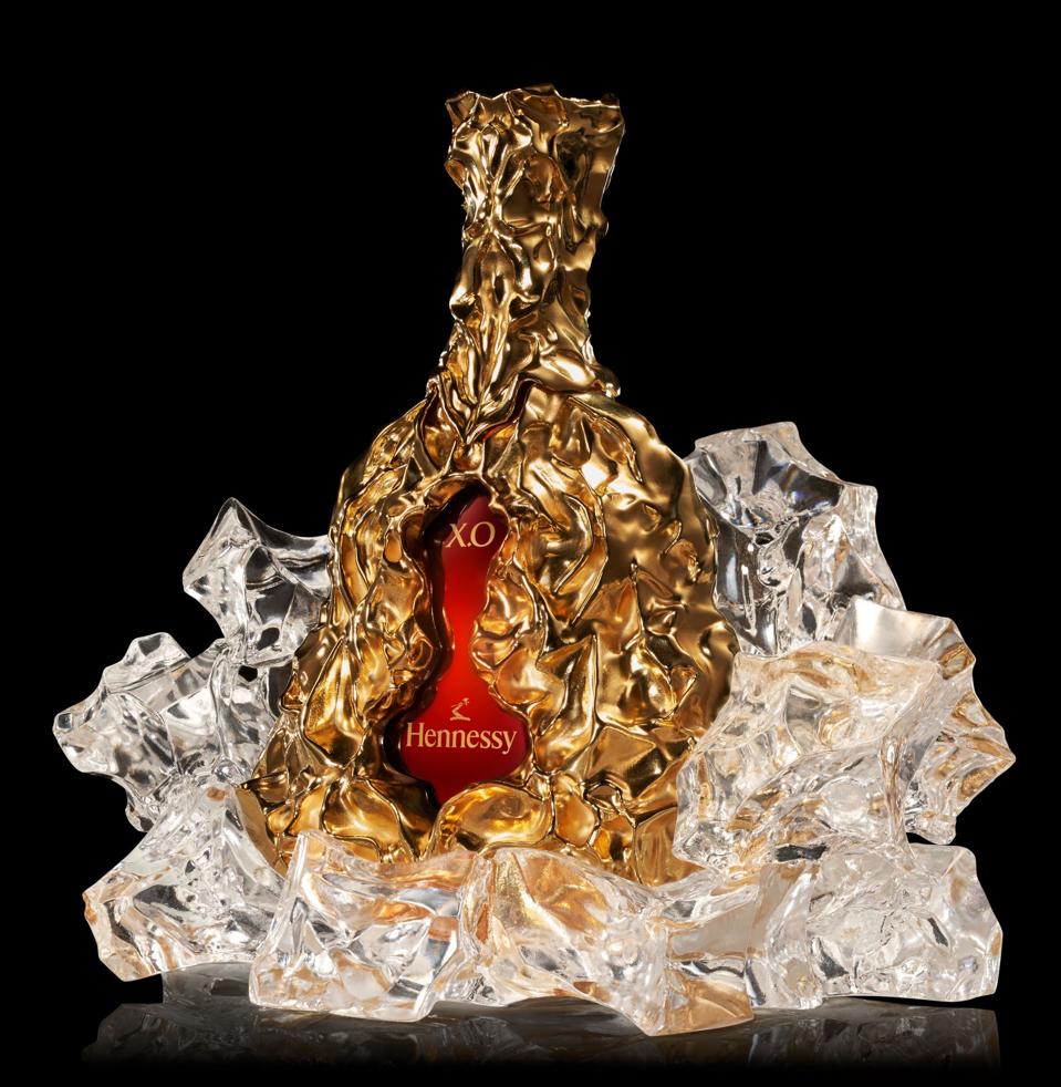 ♡Hennessy cognac アート　瓶アート　海外アート frank gehry designs sculptural gold bottle for hennessy X.O