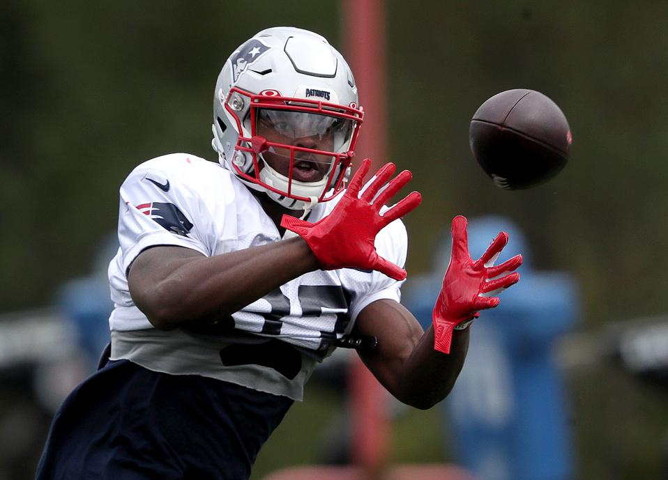 Damien Harris Goes From Injured Reserve To 100 Yard New England Patriots Starter