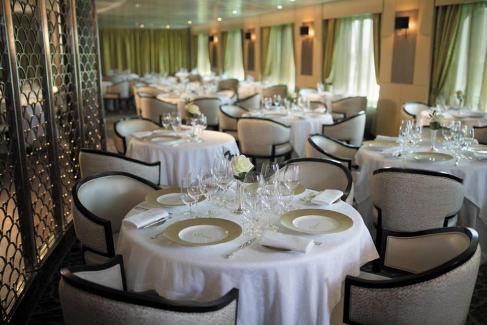 Chartreuse Reetaurant on Regent Seven Seas Mariner