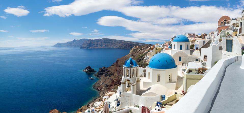 Panoramic view of Oia village