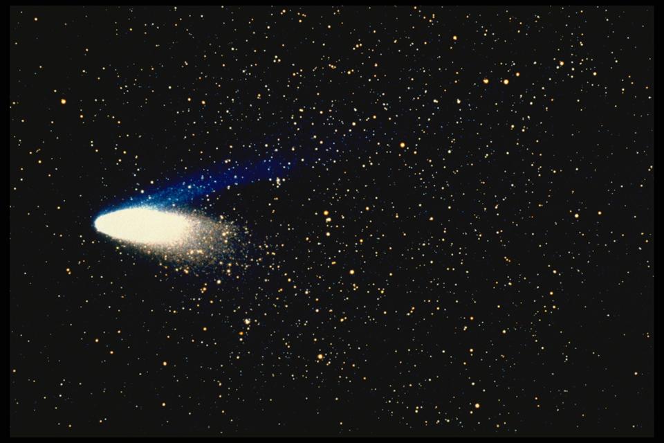 How To View Fragments Of Halley’s Comet In This Week’s Night Sky