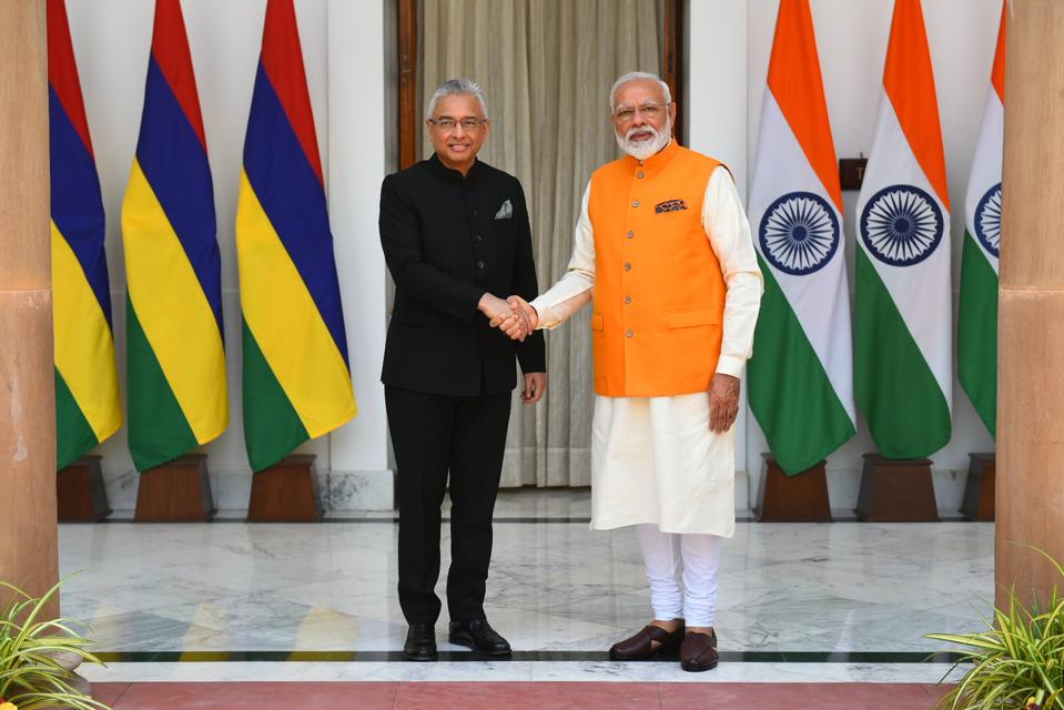 27 May 2017: PM of Mauritius, Pravind Jugnauth and PM of India, Narendra Modi sign an agreement for $500m loan to Mauritius in return for India's support for Maritime Security, the infamous 'Project Trident.'