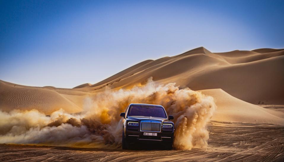cullinan filthy arabian verwacht plek offroad automobilsport carbuzz autoevolution