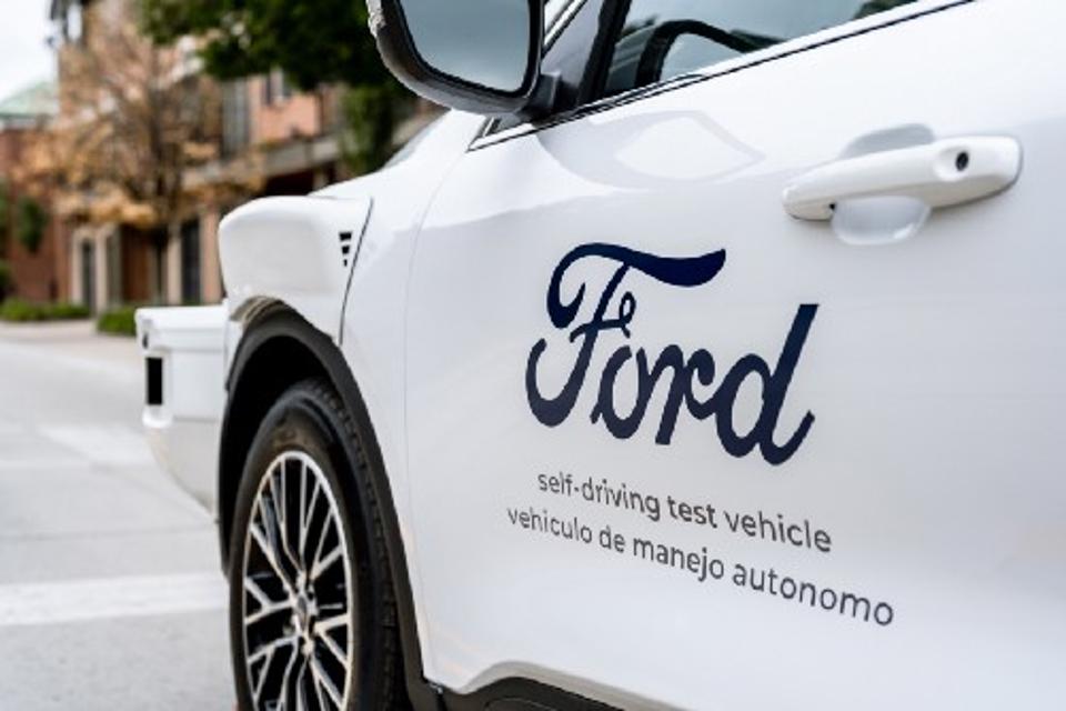 Ford 4th-generation automated vehicle prototypes have more sensors and are now based on the Escape hybrid