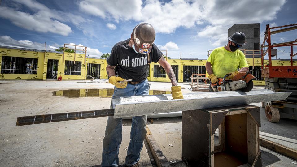 Long Island construction workers back to work during first reopening phase of pandemic