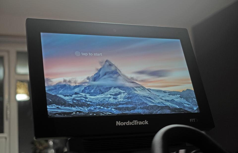 s22i nordictrack peloton lacks