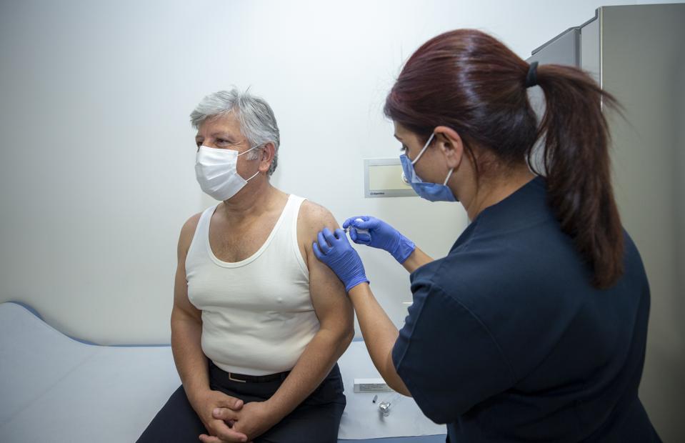 Vice Rectors of University of Health Sciences are volunteer in trials of Covid-19 vaccine in Ankara