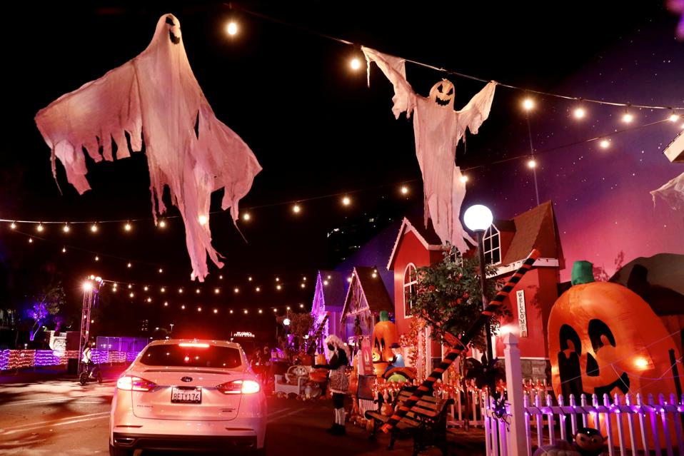 Hollywood Designers Stage COVIDSafe, DriveThru Halloween Fest, With