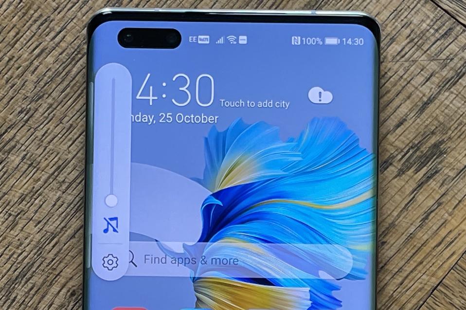 Virtual onscreen volume controls return on the Huawei Mate 40 Pro.