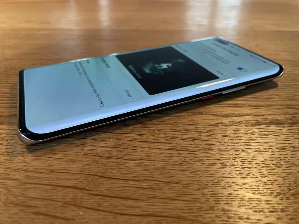 The waterfall display on the Huawei Mate 40 Pro.