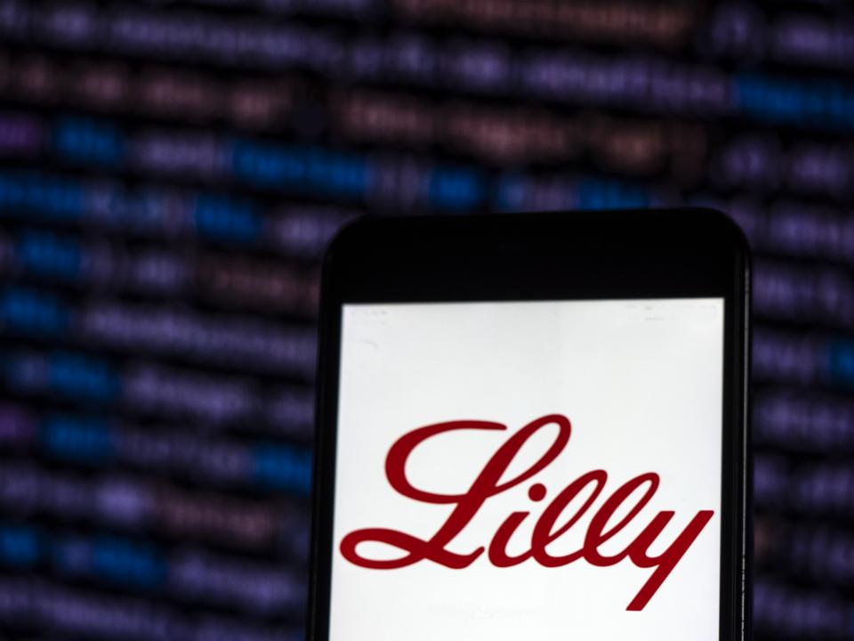 Eli Lilly and Company, Pharmaceutical company logo seen