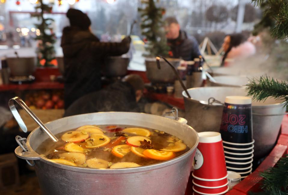 Christmas market opens in Kyivs Sofiiska Square
