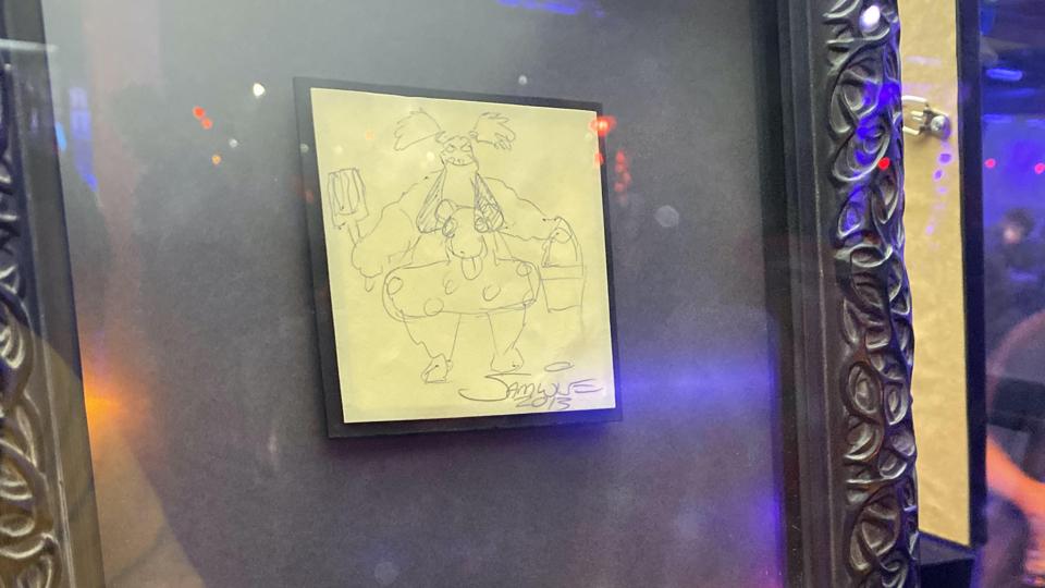 Post-it avec dessin au crayon de points de suture en bikini