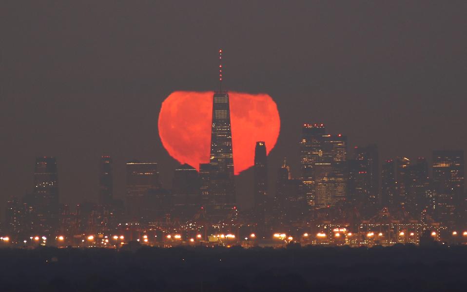 Segunda Lua Cheia de Outubro, A ″ Lua Azul ″, Cai no Halloween